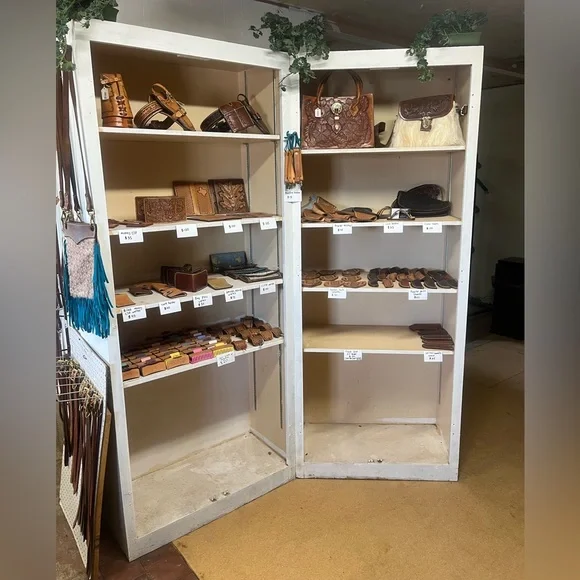 👜👗👢MER IS LIVE IT’S A SHARE SHOW👢👗👜 - Picture 3 of 11